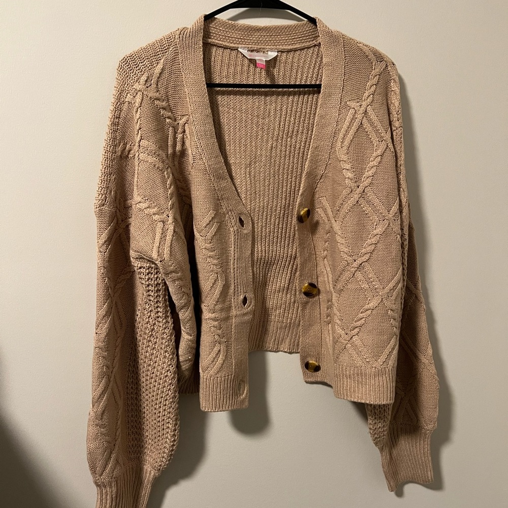 Polyester sweater